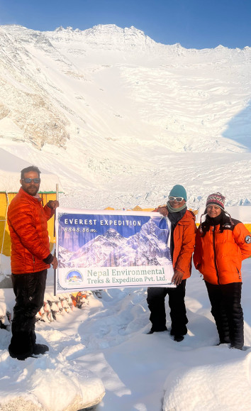 Everest Expedition (8848.86m)