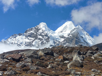 Makalu Base Camp Trek (14 days trek)